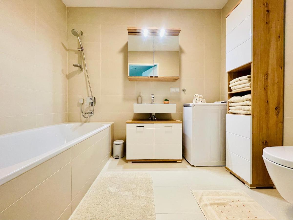 Triiiple Level 31 - Sonnenwohnen Apartment Mit Fantastischem Ausblick Und Parkplatz 비엔나 외부 사진